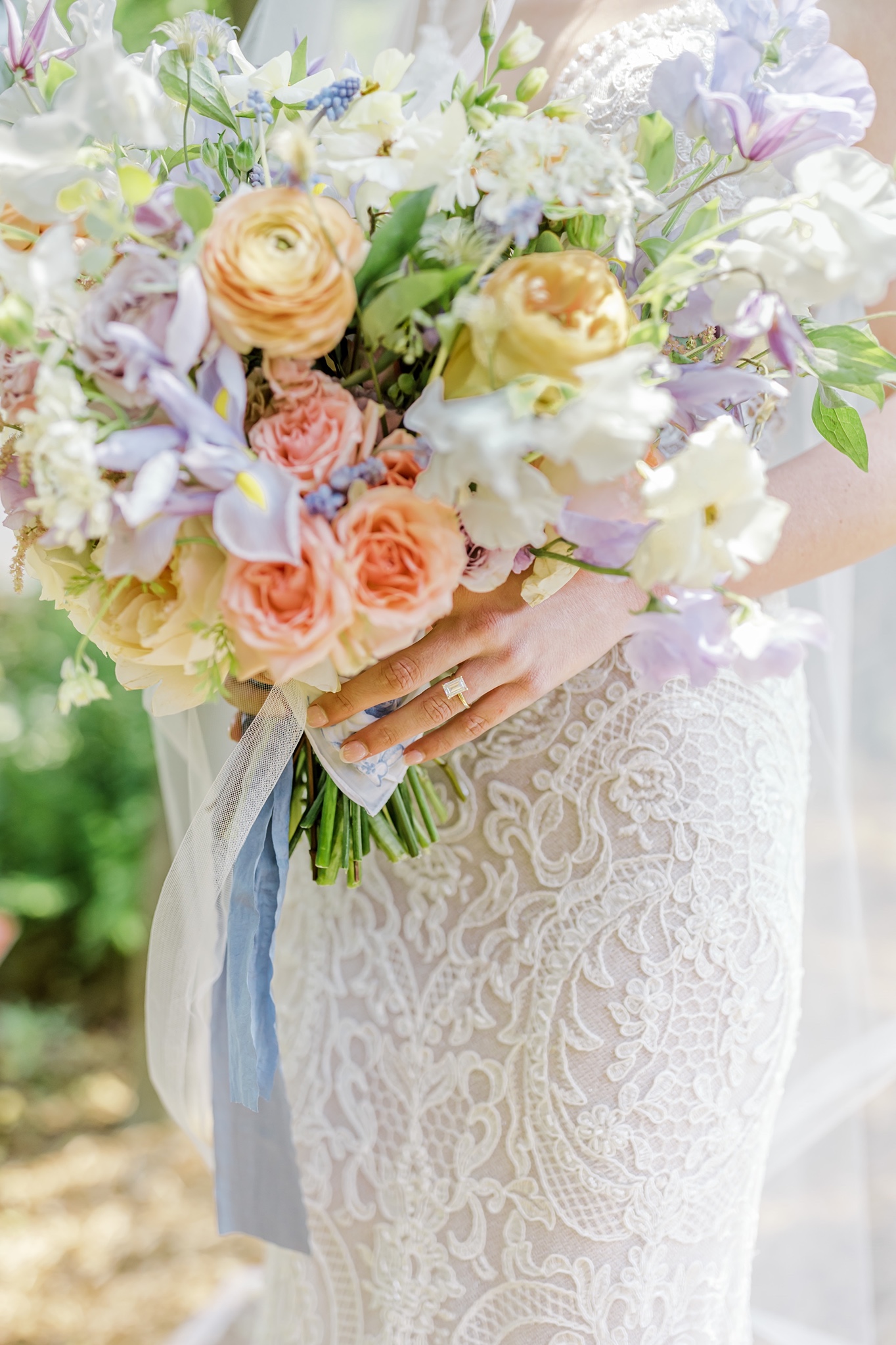 Colorful, textured Yew Dell Gardens wedding flowers